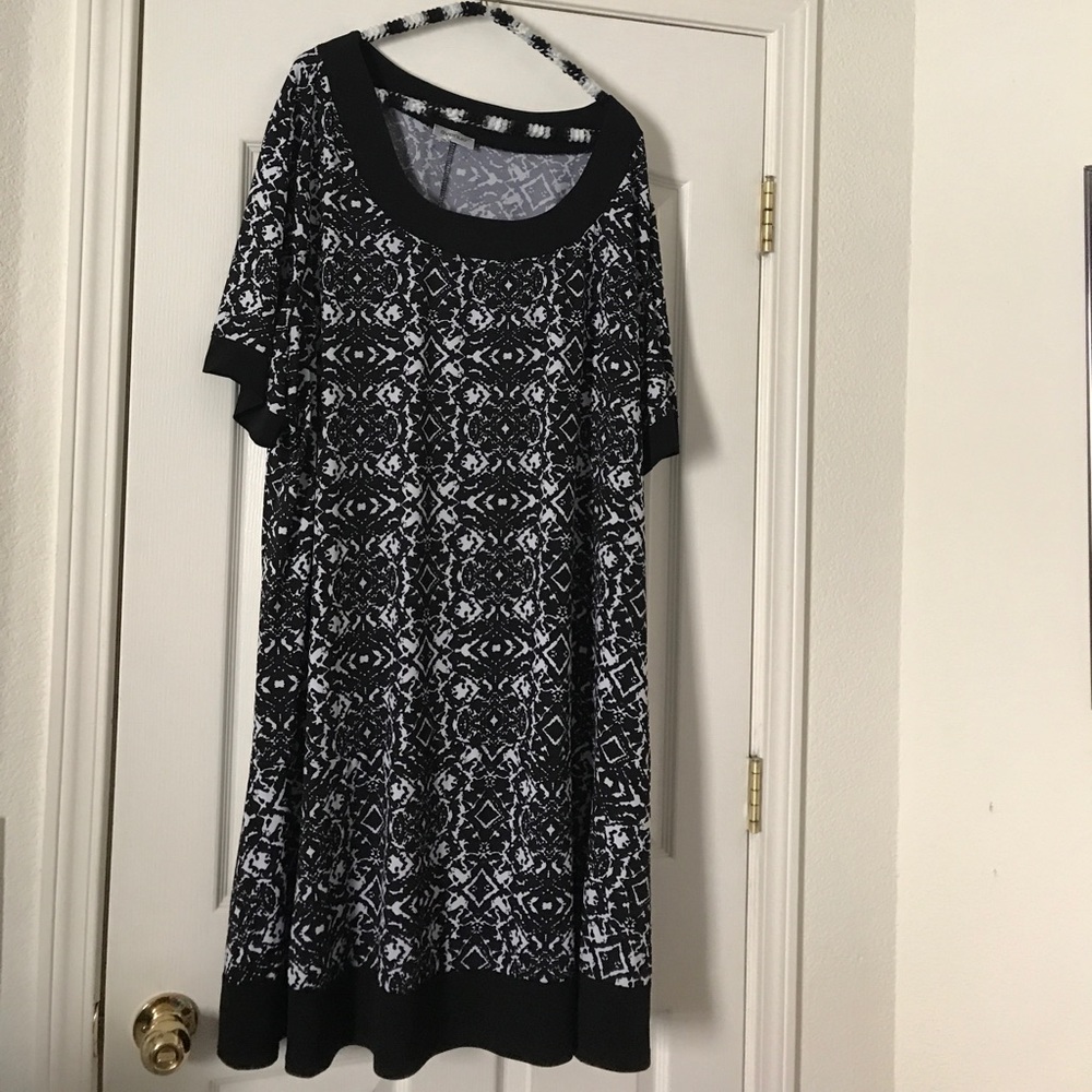 Dress.nice and light weight.very comfortable.