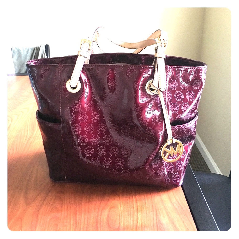 Authentic Michael Korda purse.  Great condition.