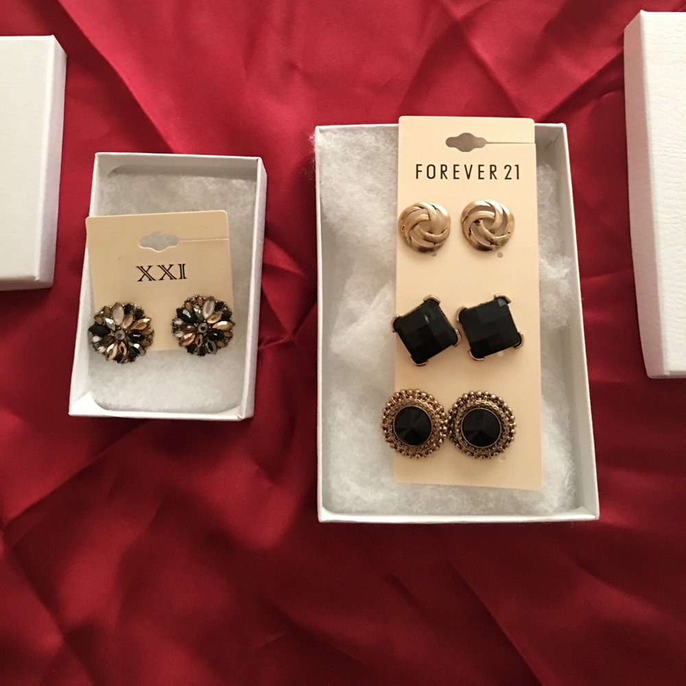 NWT 4 pairs earrings in original packaging,