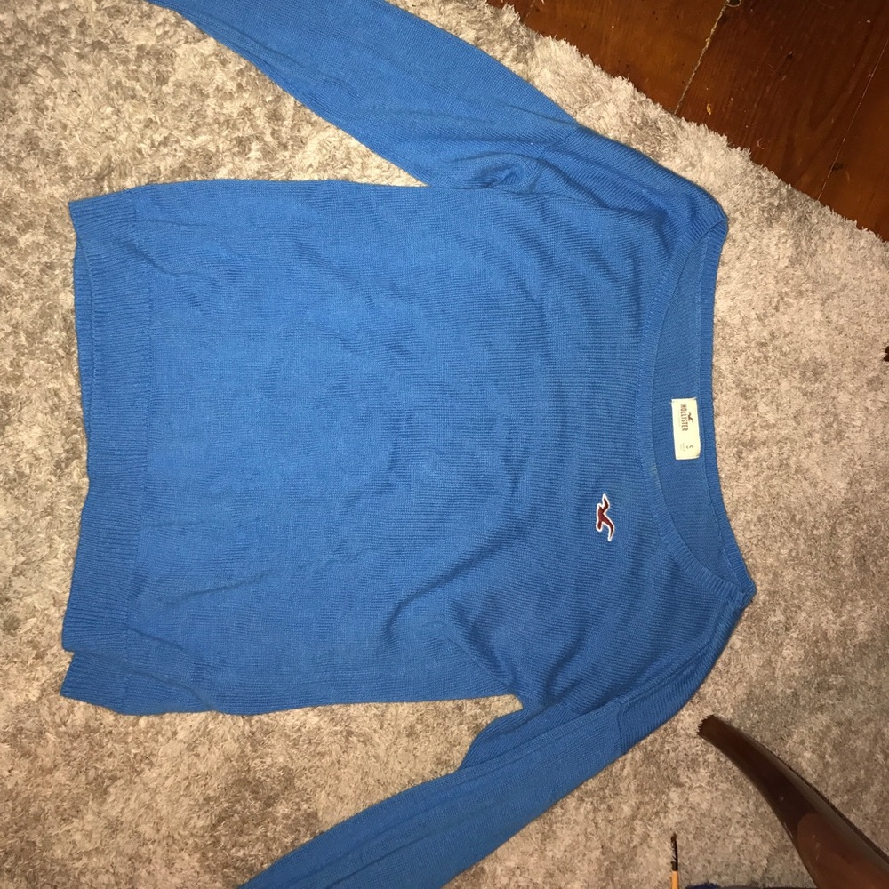 Hollister sweater