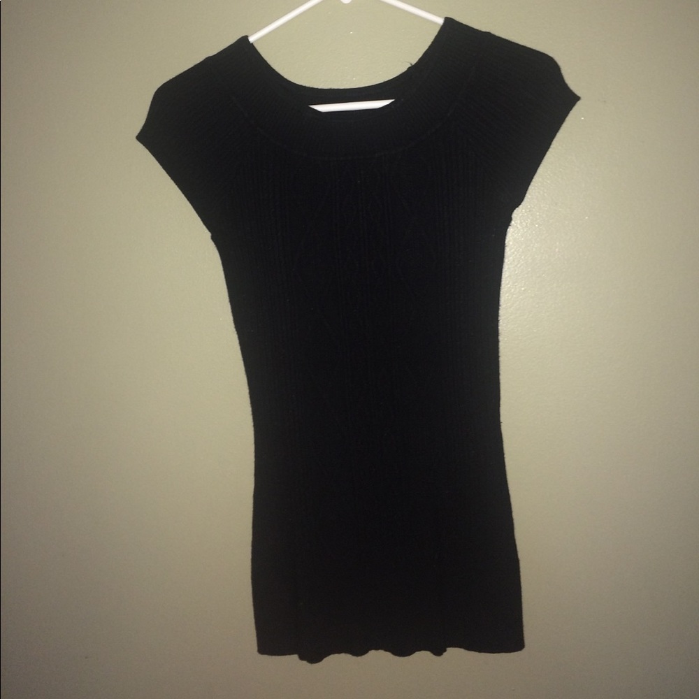 Black short sleeve sweater