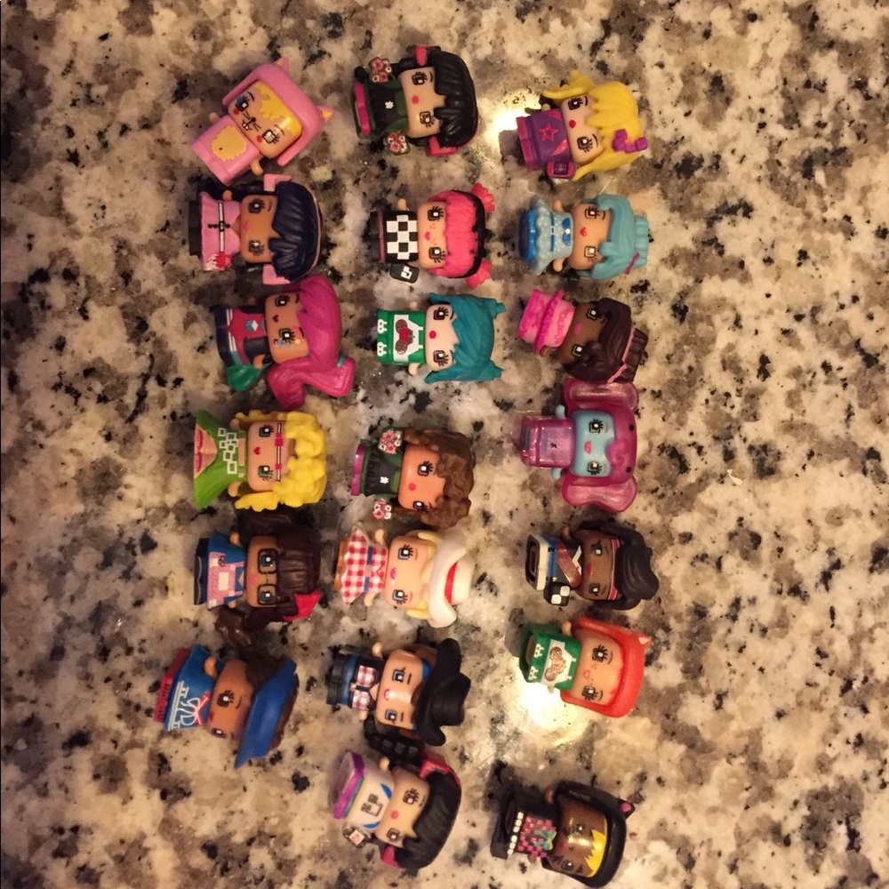 My Mini MixieQ's figures
