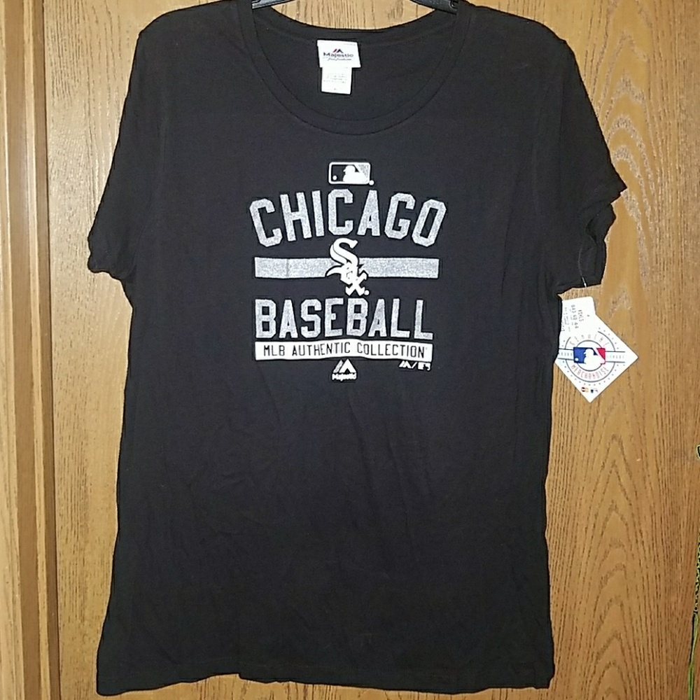 White Sox T-shirt w/Glittery Silver Logo