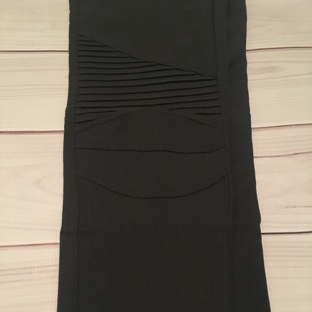 ❗️LAST ONE❗️Charcoal Moto Jeggings - Picture 2 of 3