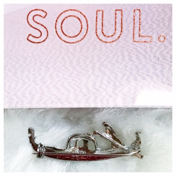 . {LOVE BOAT} Gondola obsinian stamped broach - Picture 8 of 8