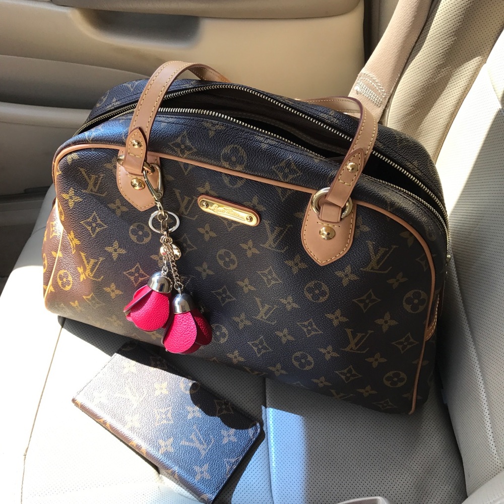 SOLD❣️❣️❣️Authentic Louis Vuitton Montorgueil Gm