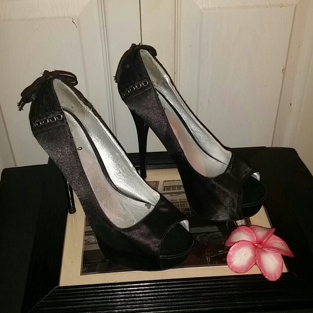 Qupid Black Satin Ribbon Peep Toe Pumps
