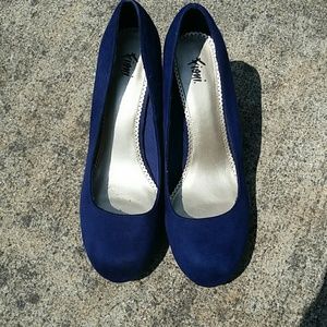 Navy blue heels