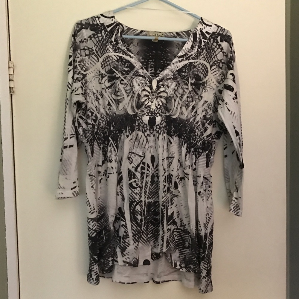 Gently used Live and Let Live long sleeved blouse