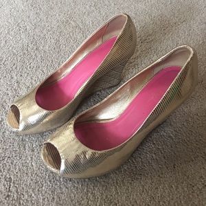 Lilly Pulitzer Gold Peep-Toe Wedges