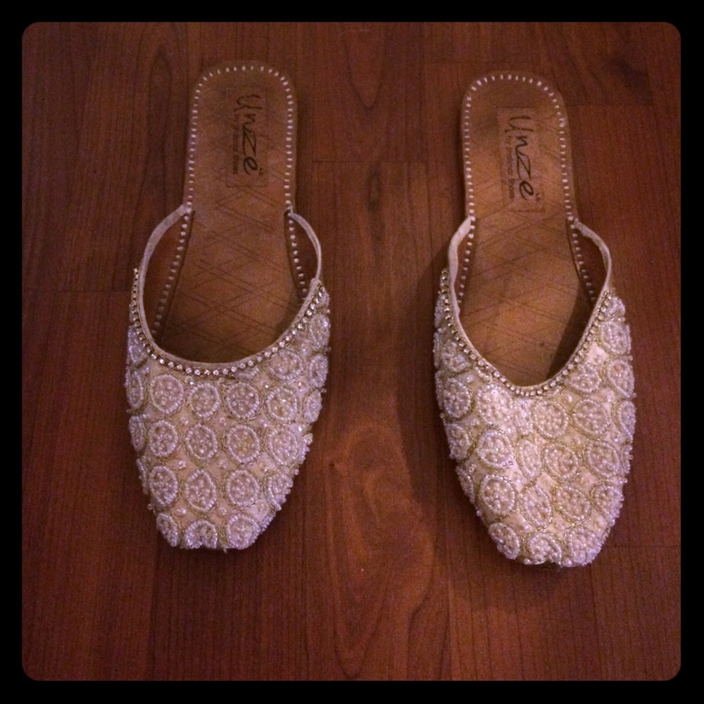Unze bejeweled slip on