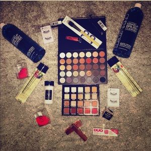 Big makeup haul! Mostly brand new!