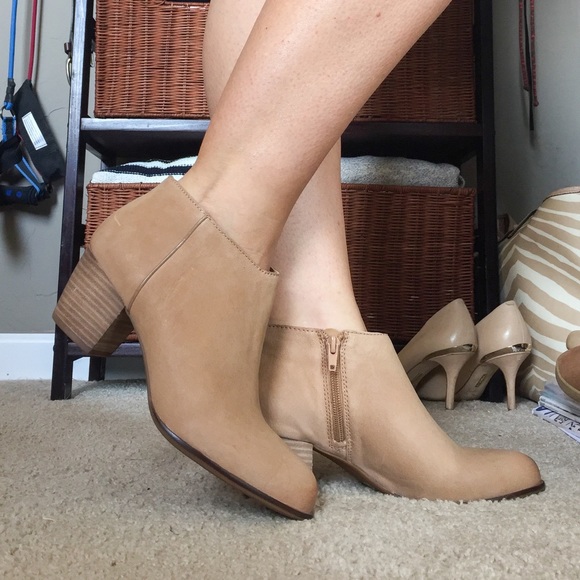 HP🎉 Lucky Brand light tan leather ankle booties 8 - Picture 5 of 8