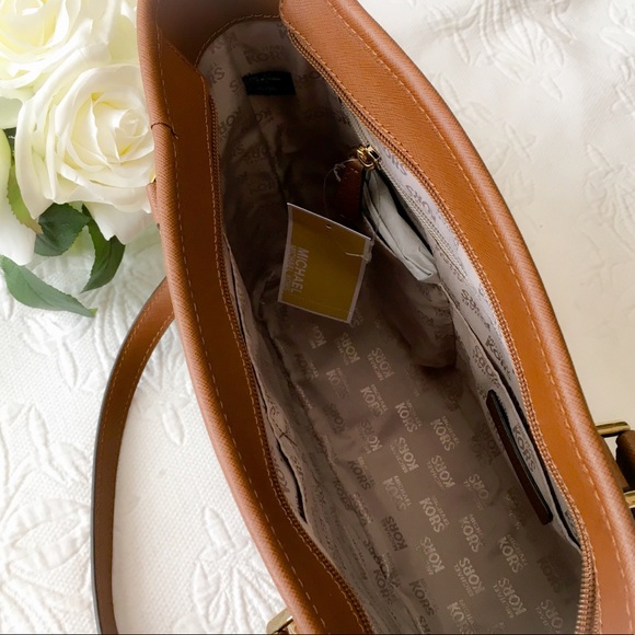 SOLD Michael Kors Sady Tote Shoulder Bag - Picture 4 of 5