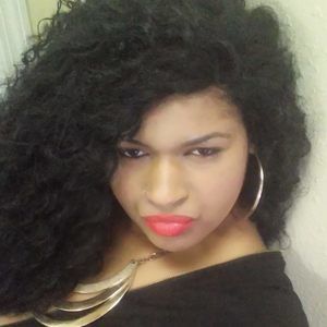 Meet your Posher, Dominique