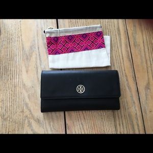 Tory Burch Robinson Continental zip wallet