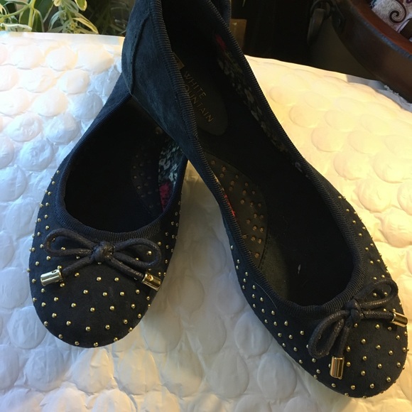 Shoes - Picture 3 of 4