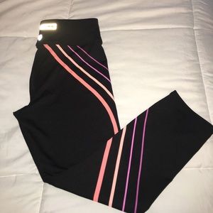 Forever 21 - Capri athletic pants with back pocket