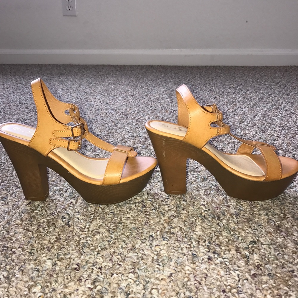 Brown heel - Picture 3 of 4