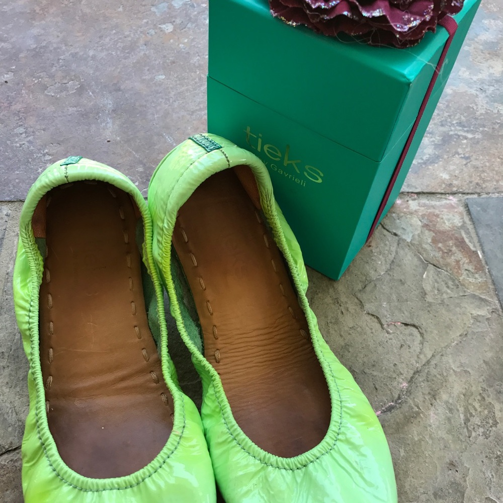 Pre owned mint tieks size 7