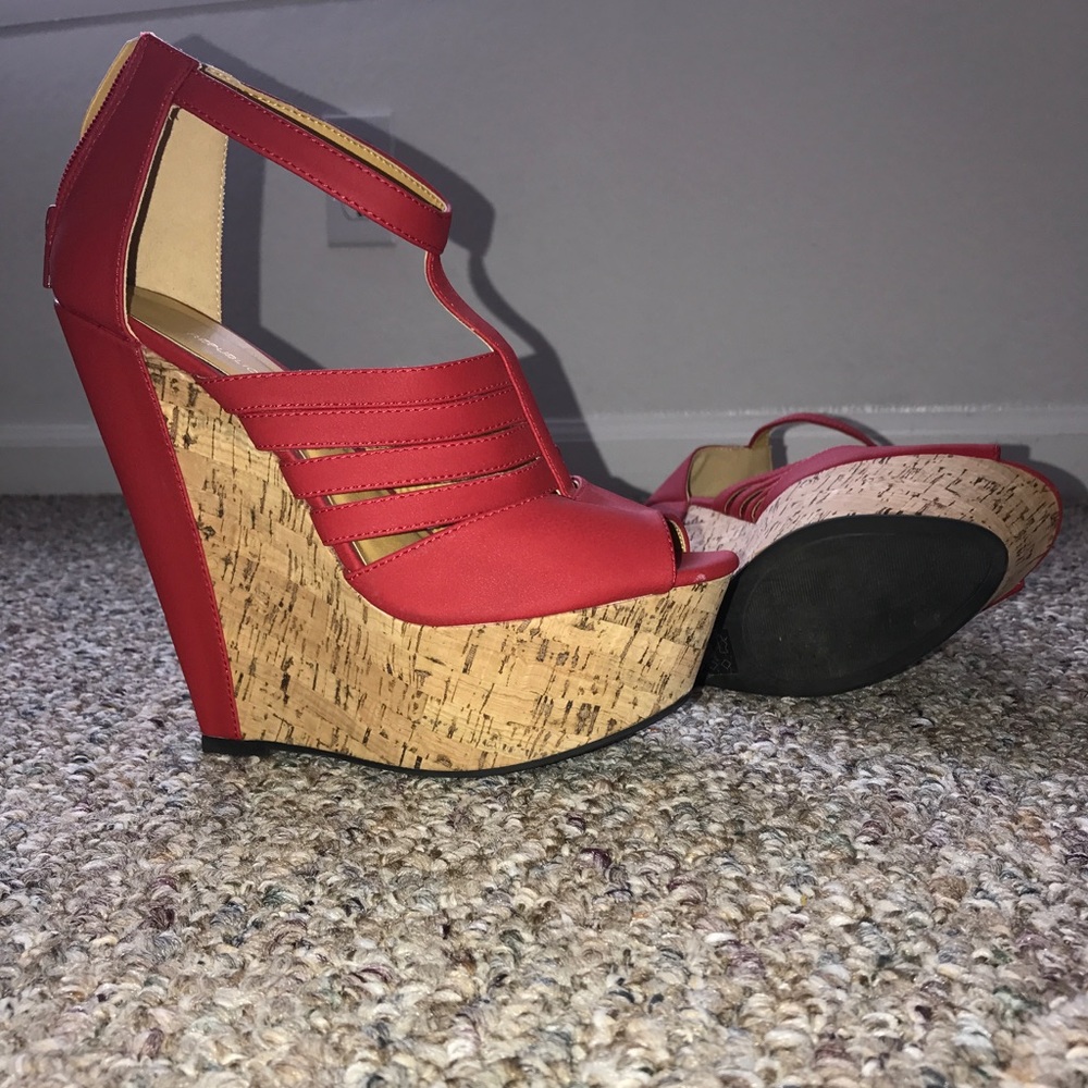 Red wedges