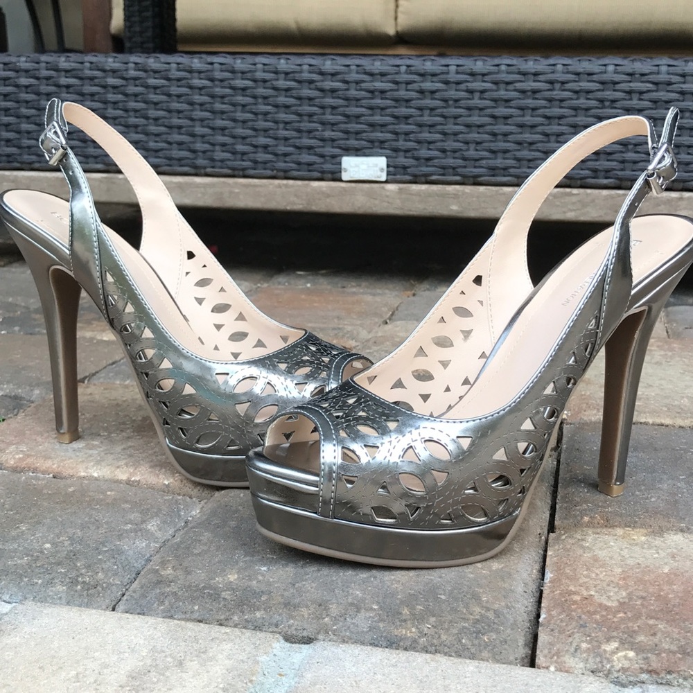 BCBGeneration sling back platform pump