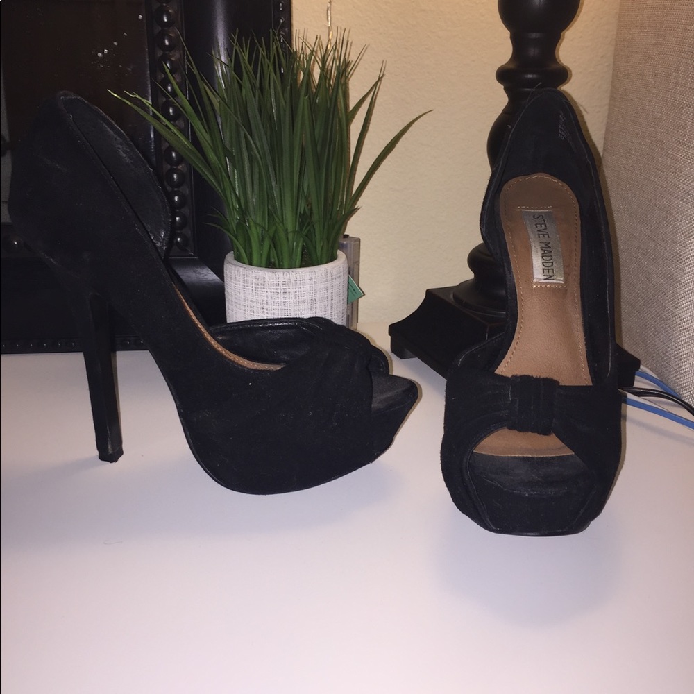 Steve Madden Peep toe Suede heals