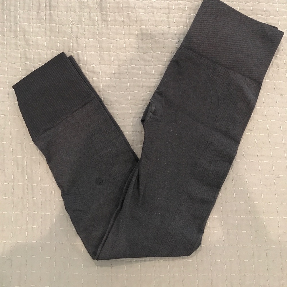 Lululemon ebb to flow crop legging