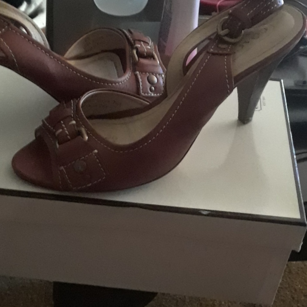 Selling NIB chocolate Authentic coach heels.