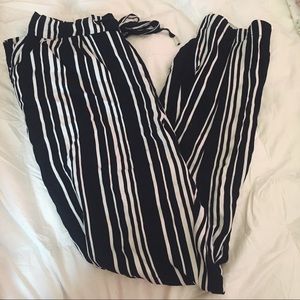 ✨ Mango B&W striped trousers ✨