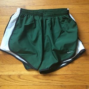 Nike tempo shorts size M