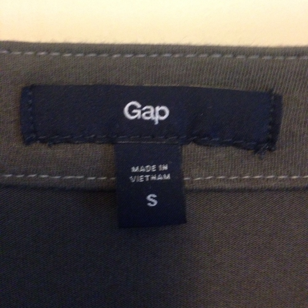 GAP RUFFLE SHIRT - Picture 2 of 2