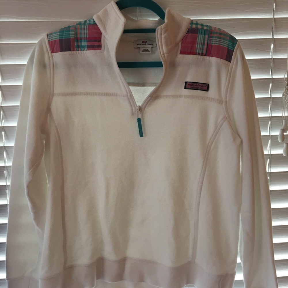 Vineyard Vines White Pullover! Size M