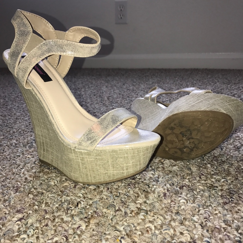 Silver wedges