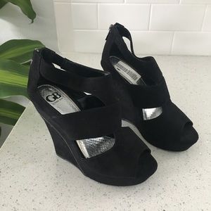 Gianni Bini Wedges with Zipper Details