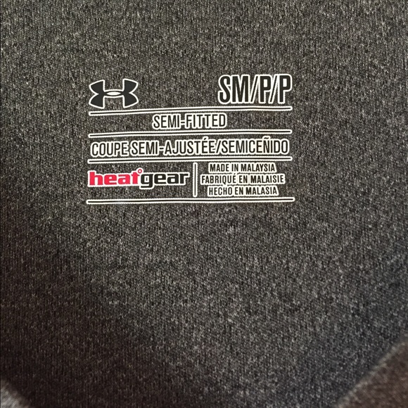 Under Armour Tshirt - Picture 2 of 3