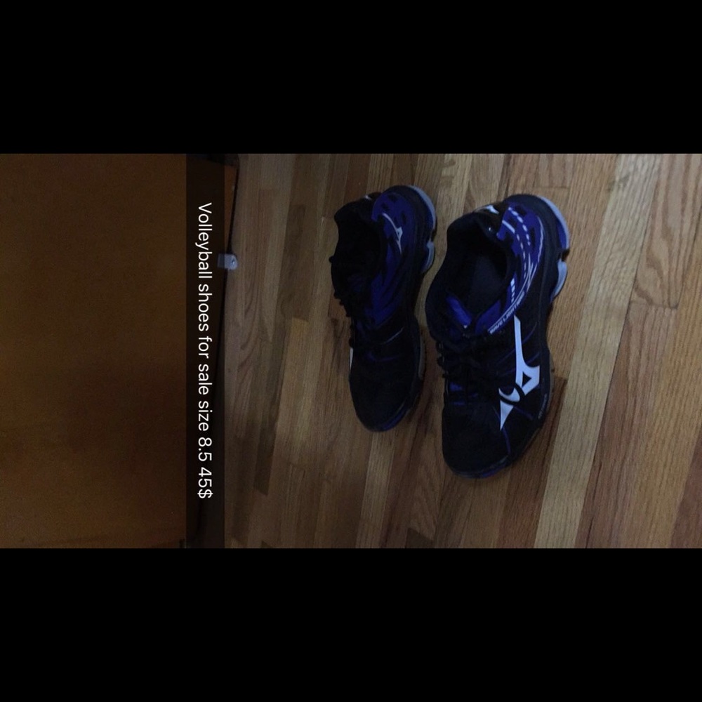 Volleyball shoes