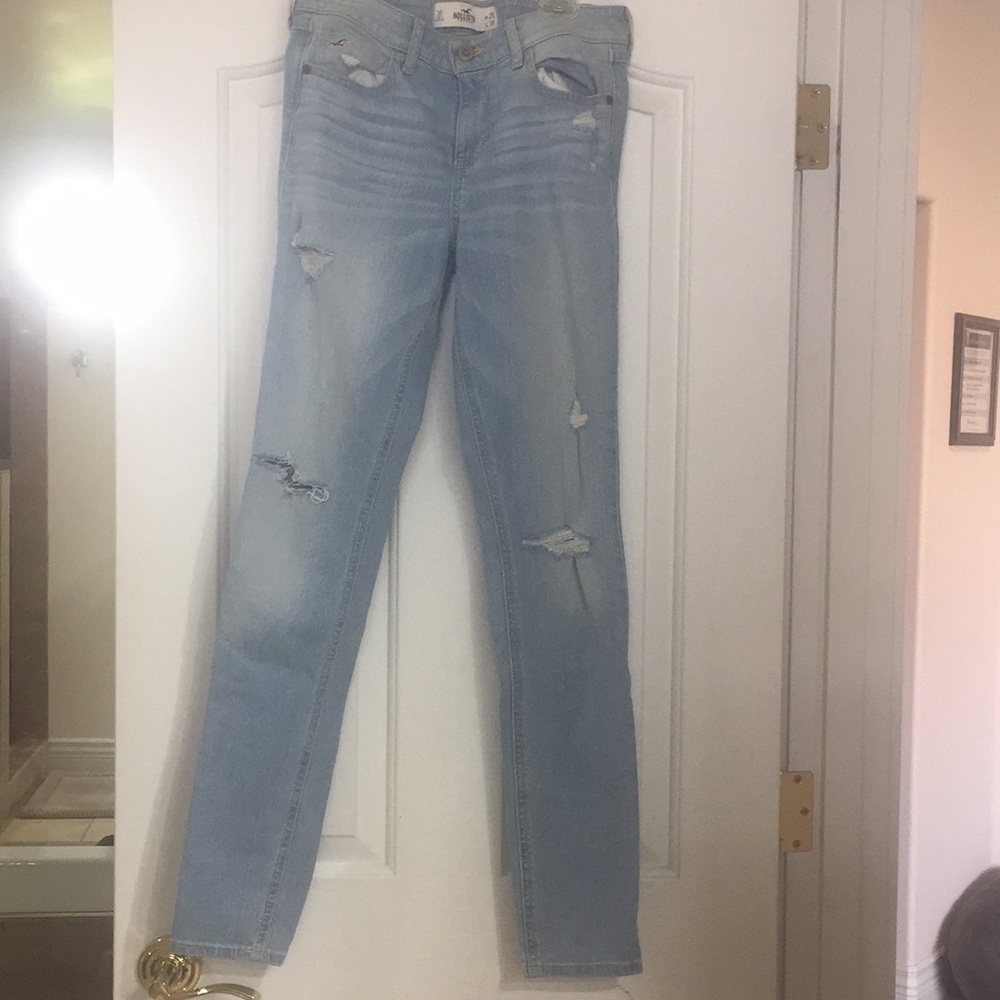 Hollister Skinny & Distressed