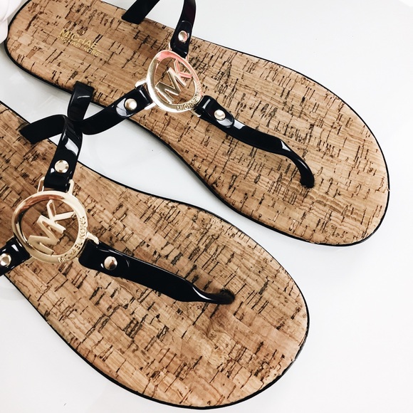 Michael Kors Shoes - 💕 MK Micheal Kors Flip Flop Sandals ✨