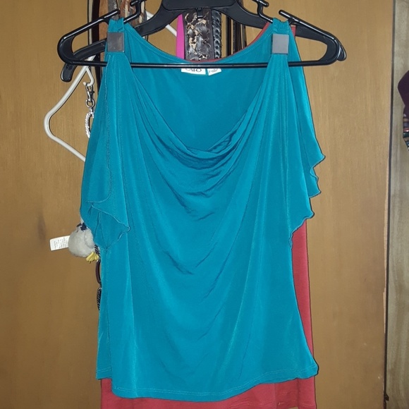 Top and shoes - Picture 2 of 8