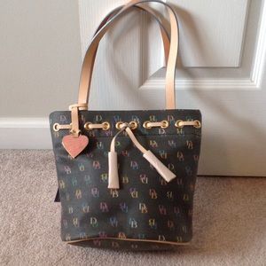 NWT D&B small tassel bucket bag