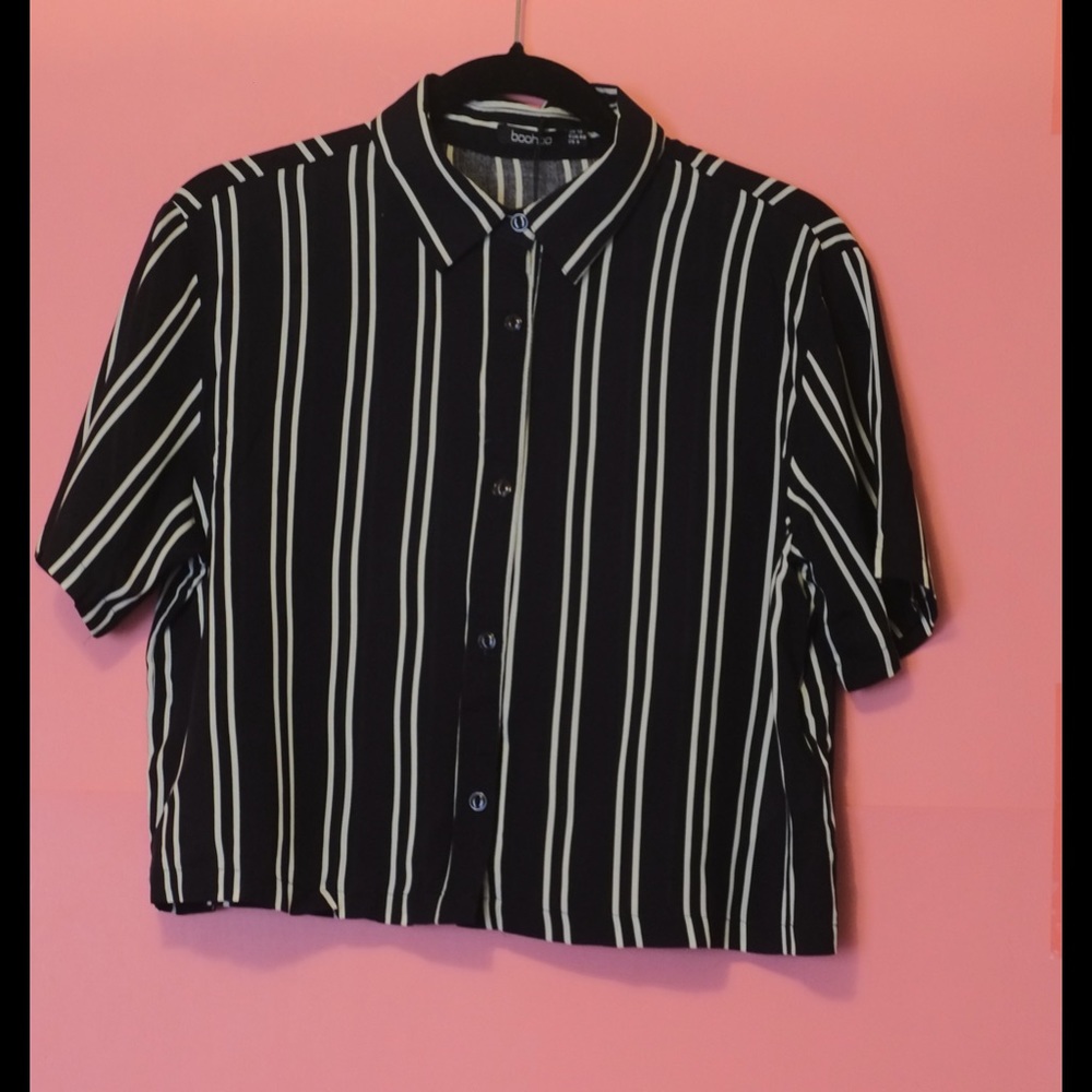 Boohoo cropped button down shirt