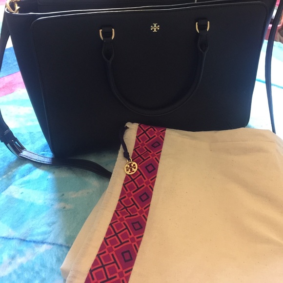 Tory Burch Handbags - Tory Burch Large Tote/ free matching sun glasses