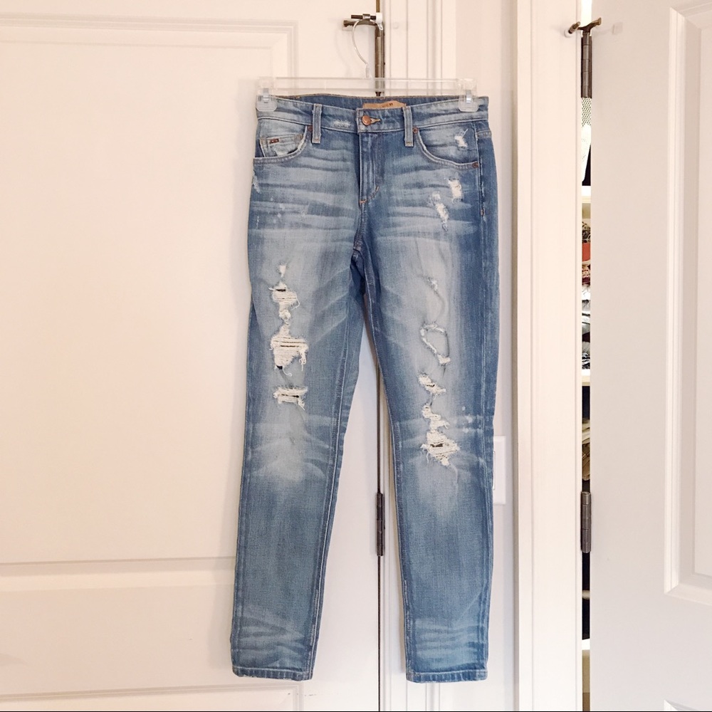 *SALE* NWOT Joes Jeans with distressing