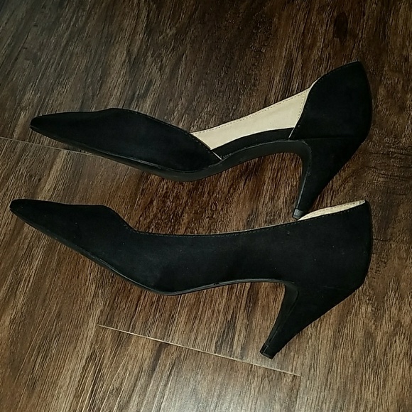 Shoes - Picture 2 of 6