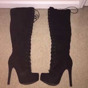 Heeled boots