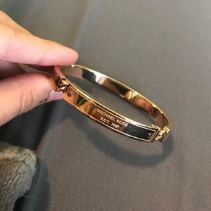 Michael Kors rose gold bangle