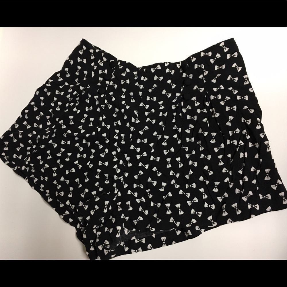 Bow dress shorts