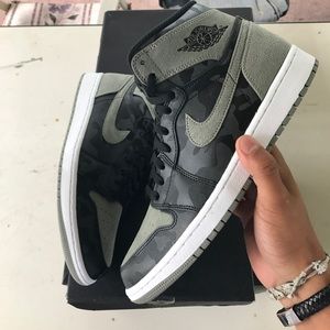 Air Jordan 1 black "camo pack"