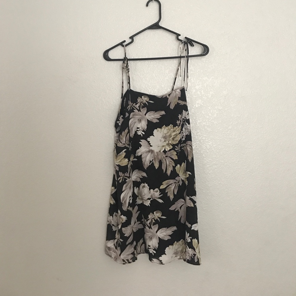 DRESS !!